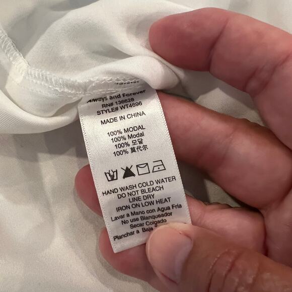 NWT Francesca's Always and Forever White Button Front Tank Top - Picture 10 of 10